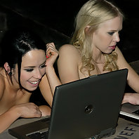 sarah jane ceylon alexa von tess bondage live show